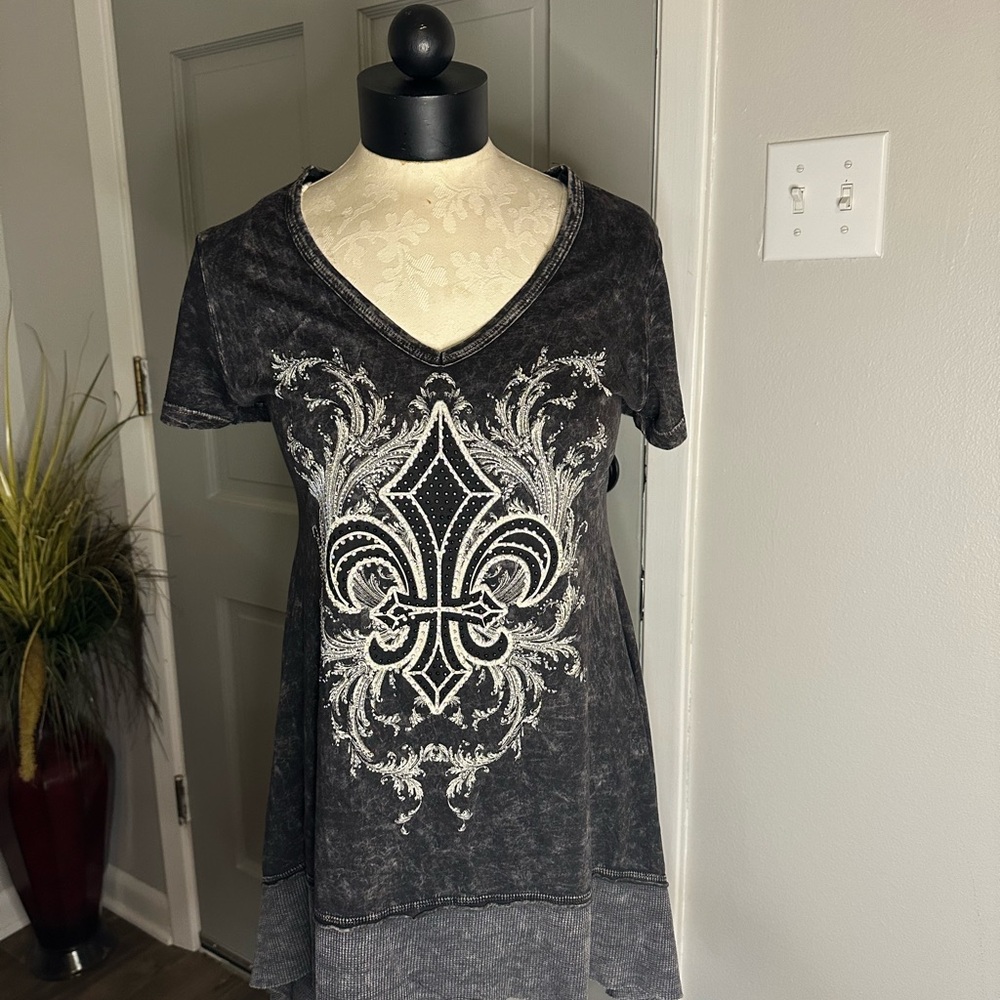 NWT  Women’s Vocal Fleur De Lis Black Crystal Shirt  Size Large 100% Cotton USA